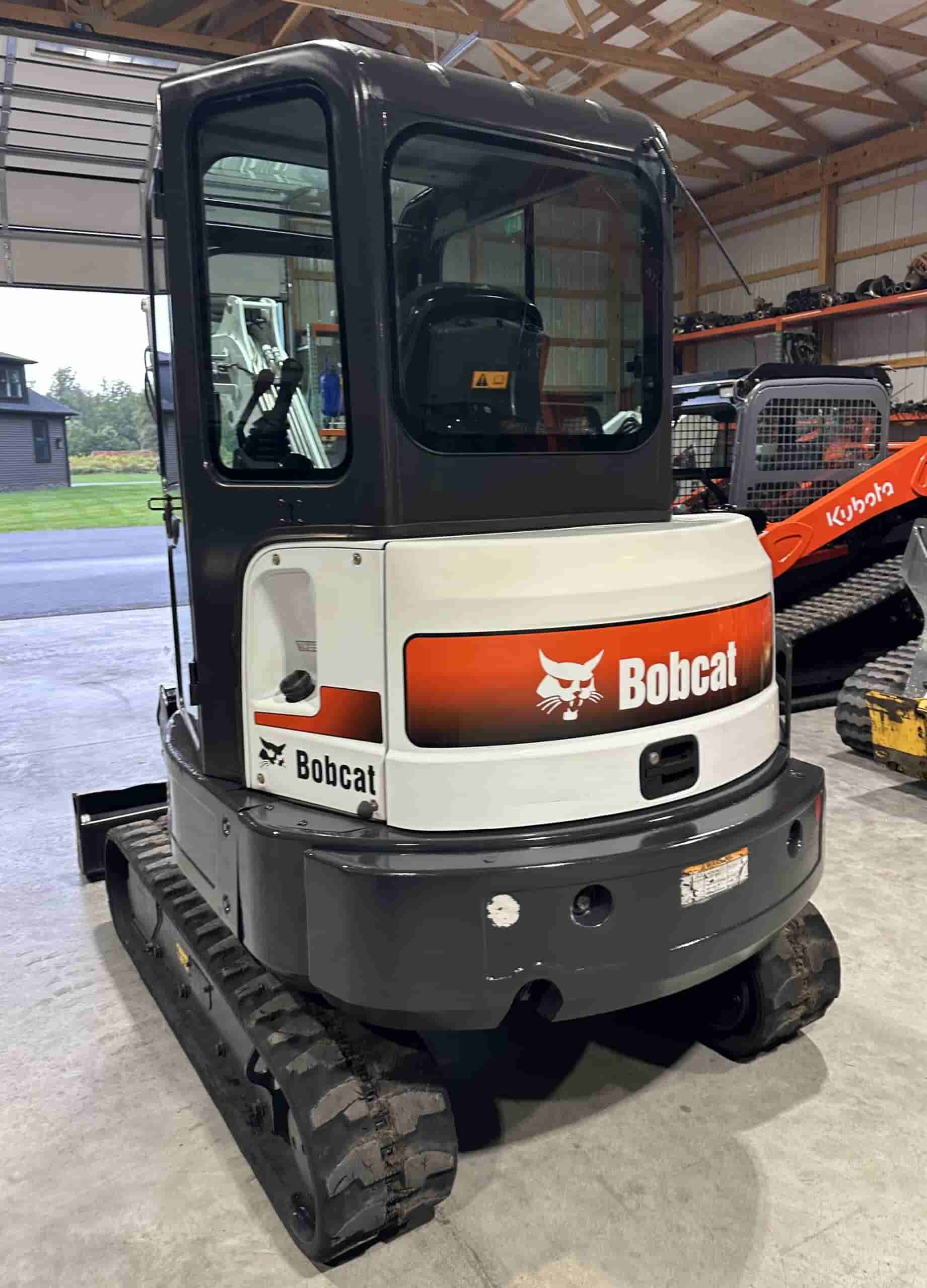 2015 BOBCAT E32i
